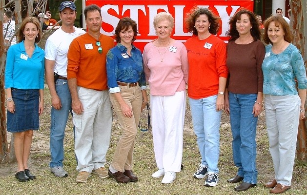 2005_1126_135950 Tobi Stelly Gomez, Donny Stelly, Chris Stelly, Suzette Stelly Simms, Billie Stelly, Claire Stelly, Pam Stelly Thibodeaux, Cindy Stelly Matthews