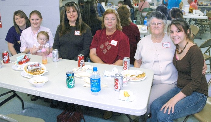 DSC_0002 Mitzi Stelly, Shantel Stelly Elmer, Gabriel Elmer, Candice Stelly, Lola Stelly, Pansy Stelly, Kaitlyn Stelly