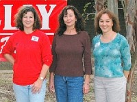 DSC_0033b Claire Stelly, Pam Stelly Thibodeaux, Cindy Stelly Matthews